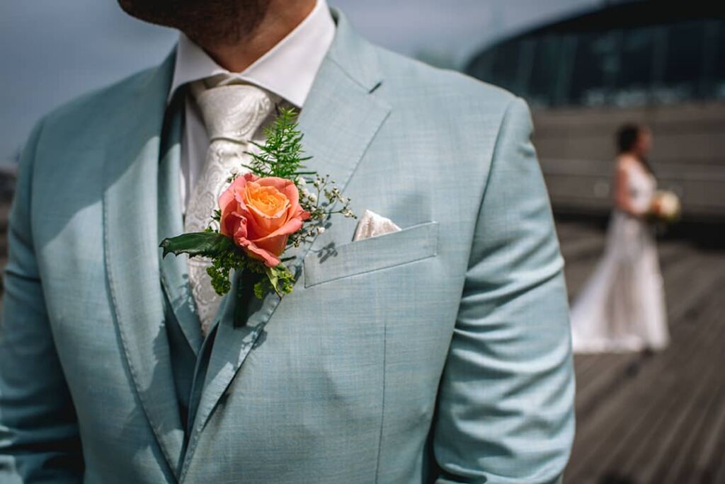 anker dun hotel Hoe draag je een corsage op een bruiloft – steeltje omhoog of omlaag?